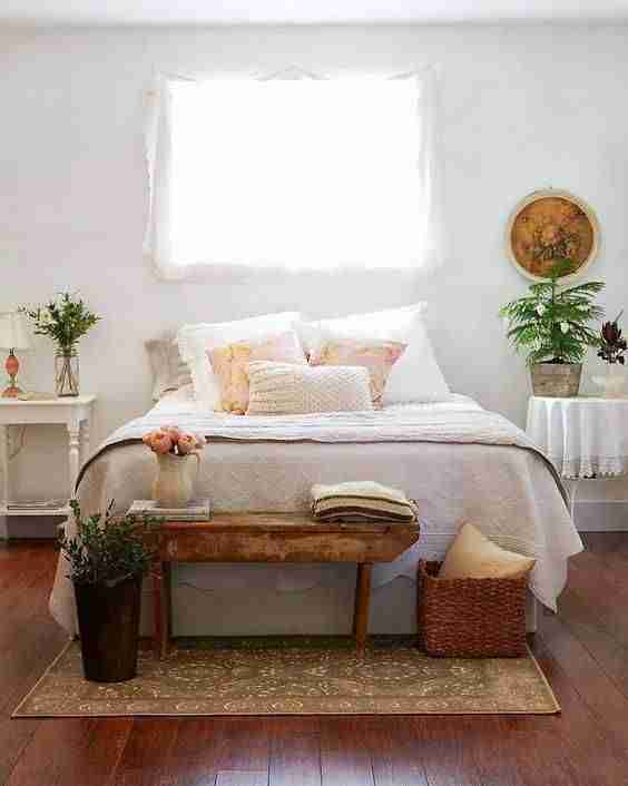 Cómo poner una alfombra en el dormitorio. ¡8 formas de acertar!   Decoración de dormitorio moderna, Decoración de unas, Alfombras habitacion