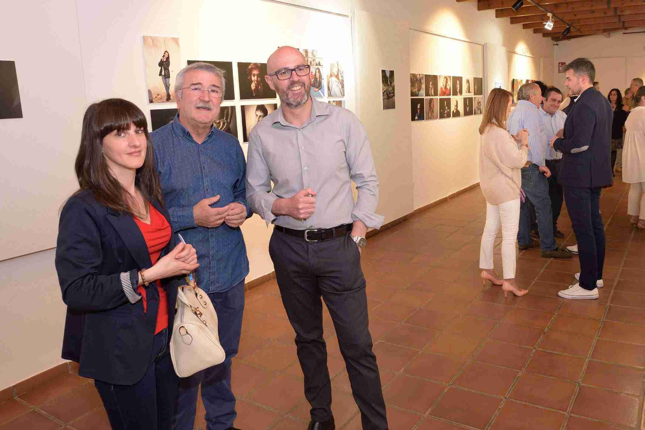 Abierta la exposición de pintura y fotografía de la UP en Argamasilla de Alba 2