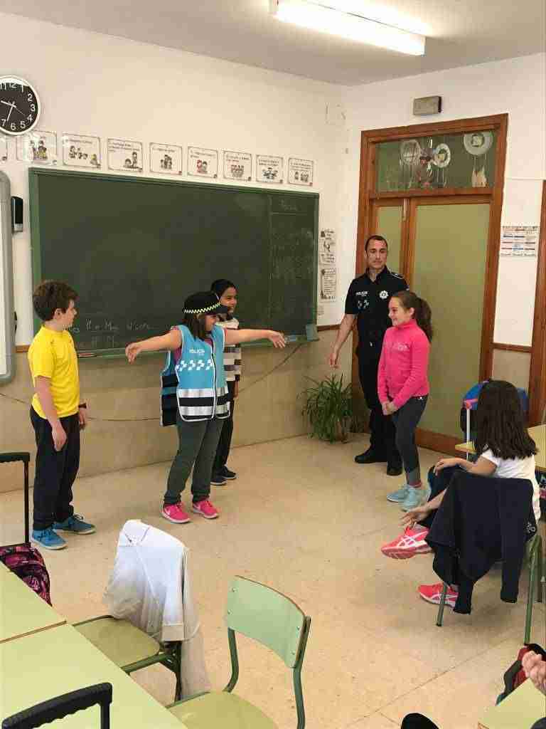 La policía local de Torralba imparten un curso de educación víal a los más pequeños 1