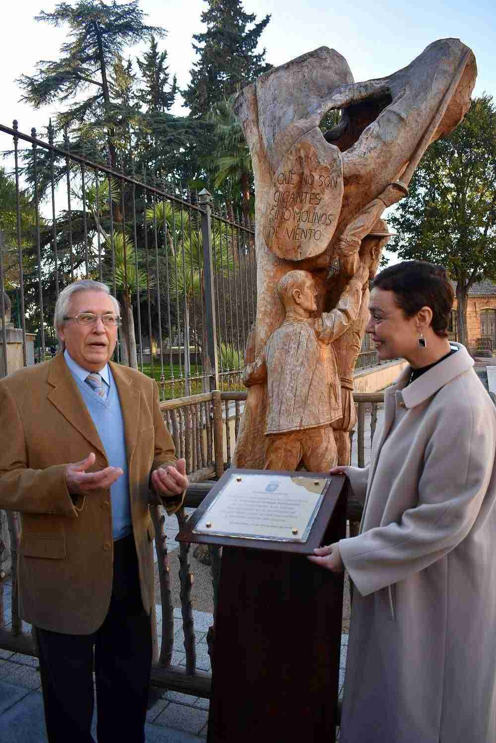 Inaugurada la escultura del Quijote y Sancho