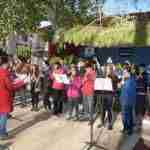 Brazos Abiertos celebra su Encuentro de Villancicos frente al Belén de la Glorieta 1