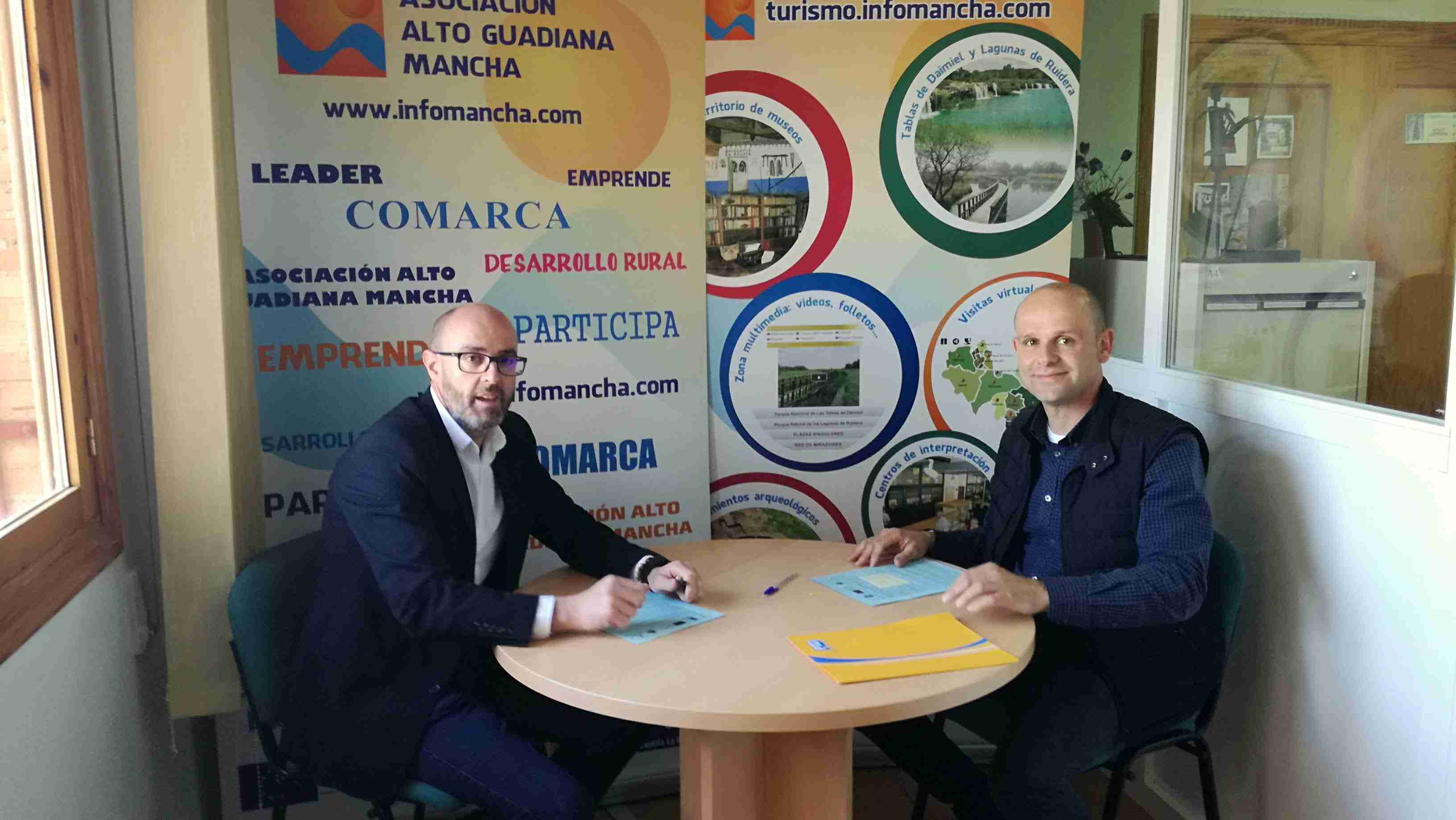 Firmados tres nuevos contratos con promotores de proyectos de la comarca Alto Guadiana Mancha 3