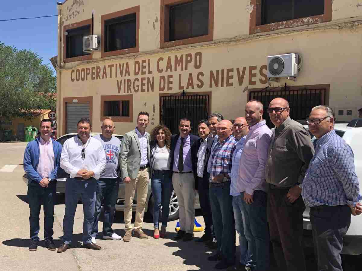 El consejero de Agricultura, Medio Ambiente y Desarrollo Rural ha informado que se procederá al abono de 9,4 millones de euros para cerca de 1.700 agricultores y ganaderos de Castilla-La Mancha. 2