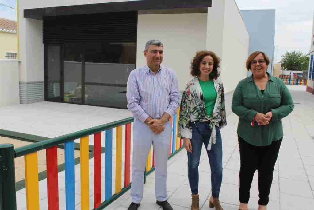 Carmen Olmedo visita el nuevo aulario del CEIP San Isidro de Daimiel que funcionará a partir del próximo lunes 2