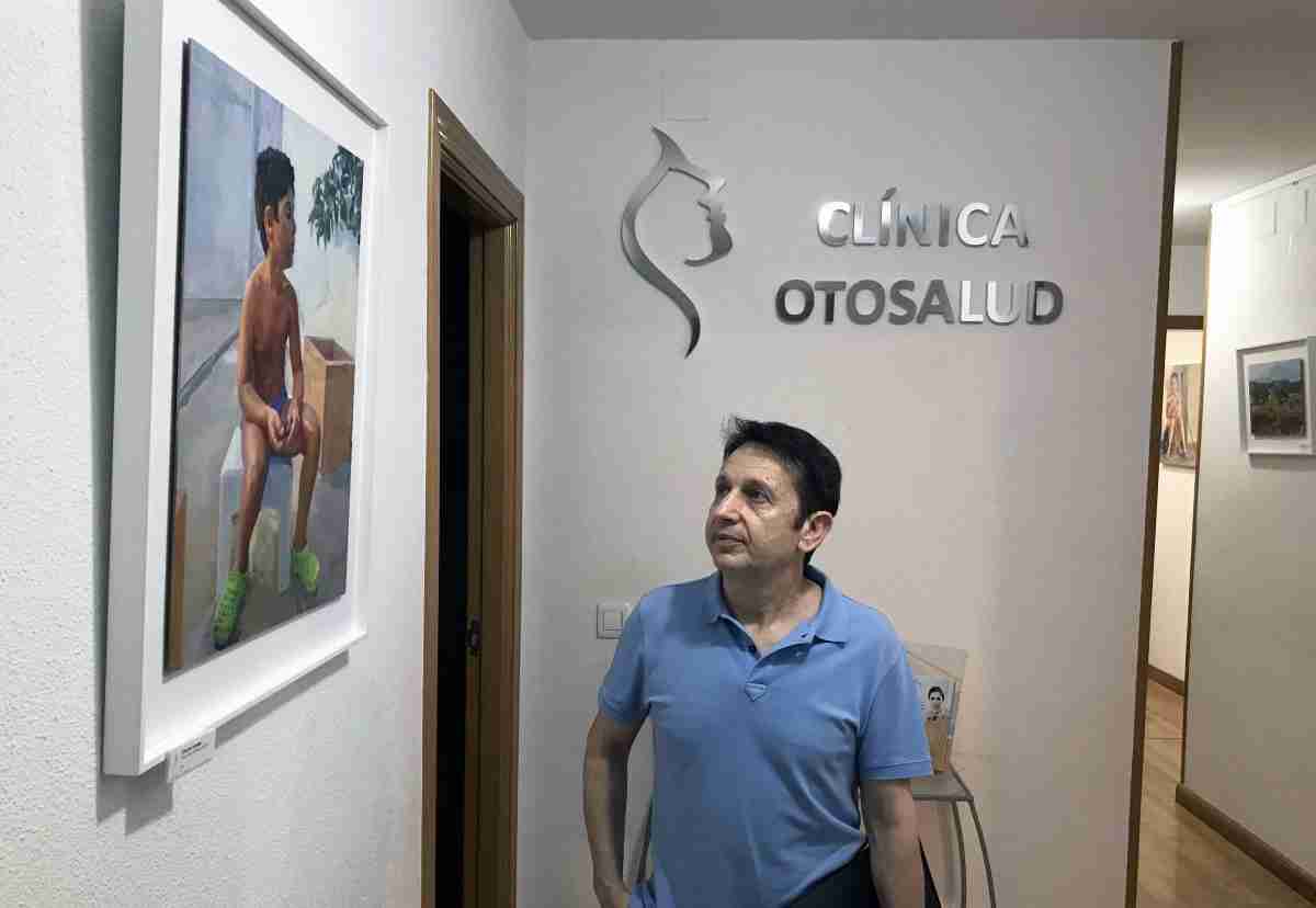 La obra de Antonio Sánchez Carretero se expone en la Clínica Otosalud - Dr. Ayala 1