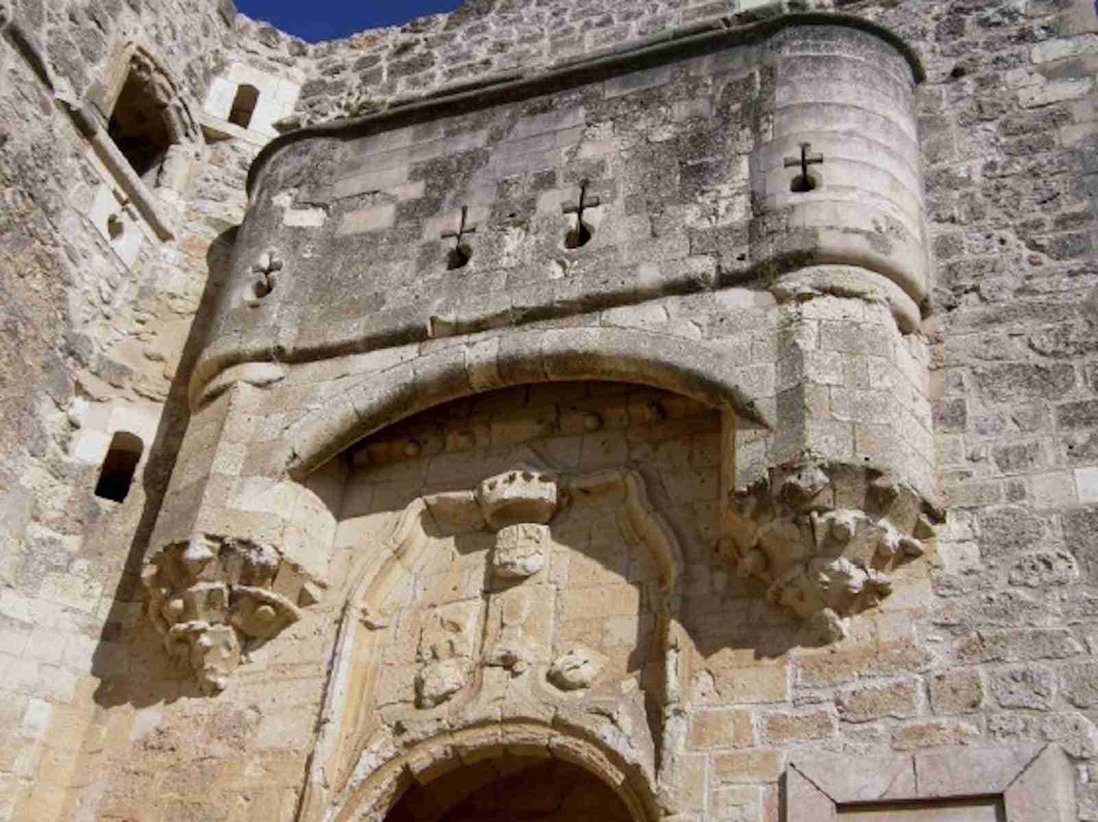 Portada del castillo de estilo gótico isabelino