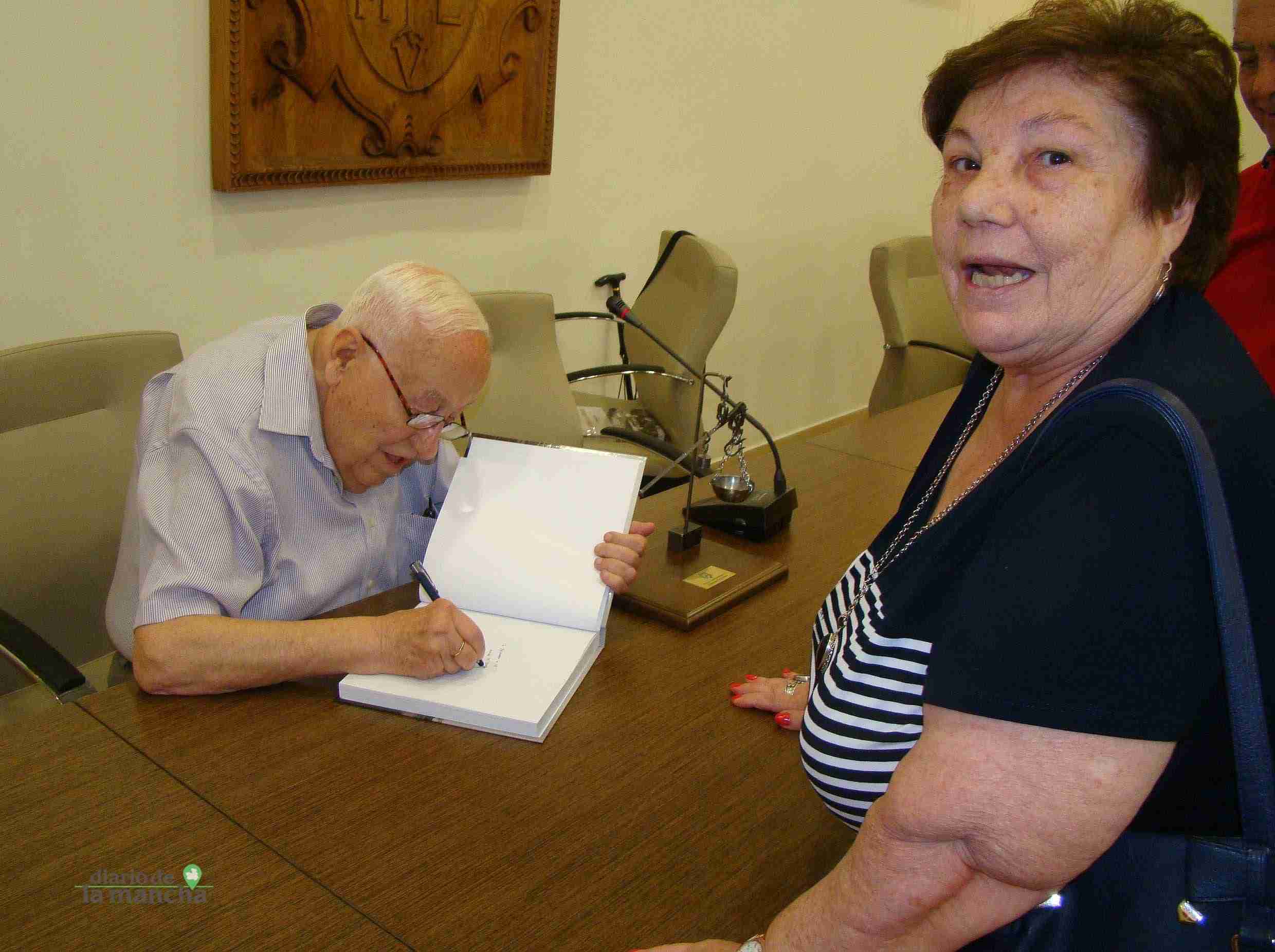 El quintanareño José Fernández Rodríguez presenta su libro “Quintanar en la Memoria” 5