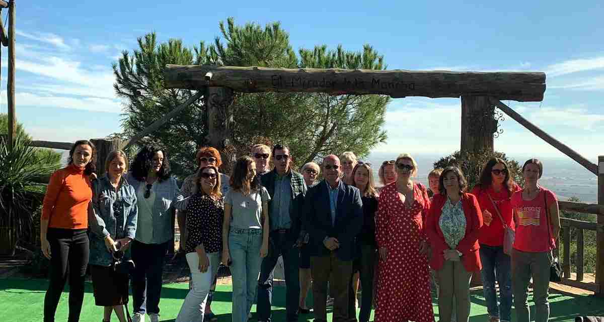 Un grupo de touroperadores rusos visitaron Villarrubia de los Ojos y almorzaron en El Mirador de la Mancha 1