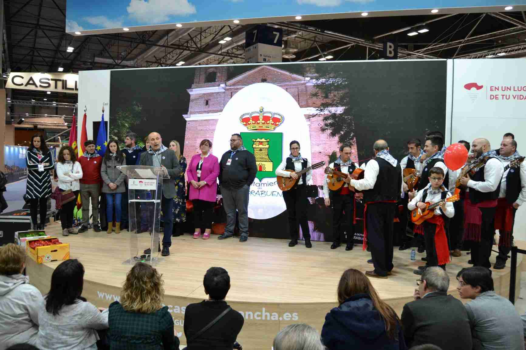 La música de los mayeros de Piedrabuena alegra el sábado de FITUR, Fiesta que aspira a ser declarada de Interés Turístico Nacional 4