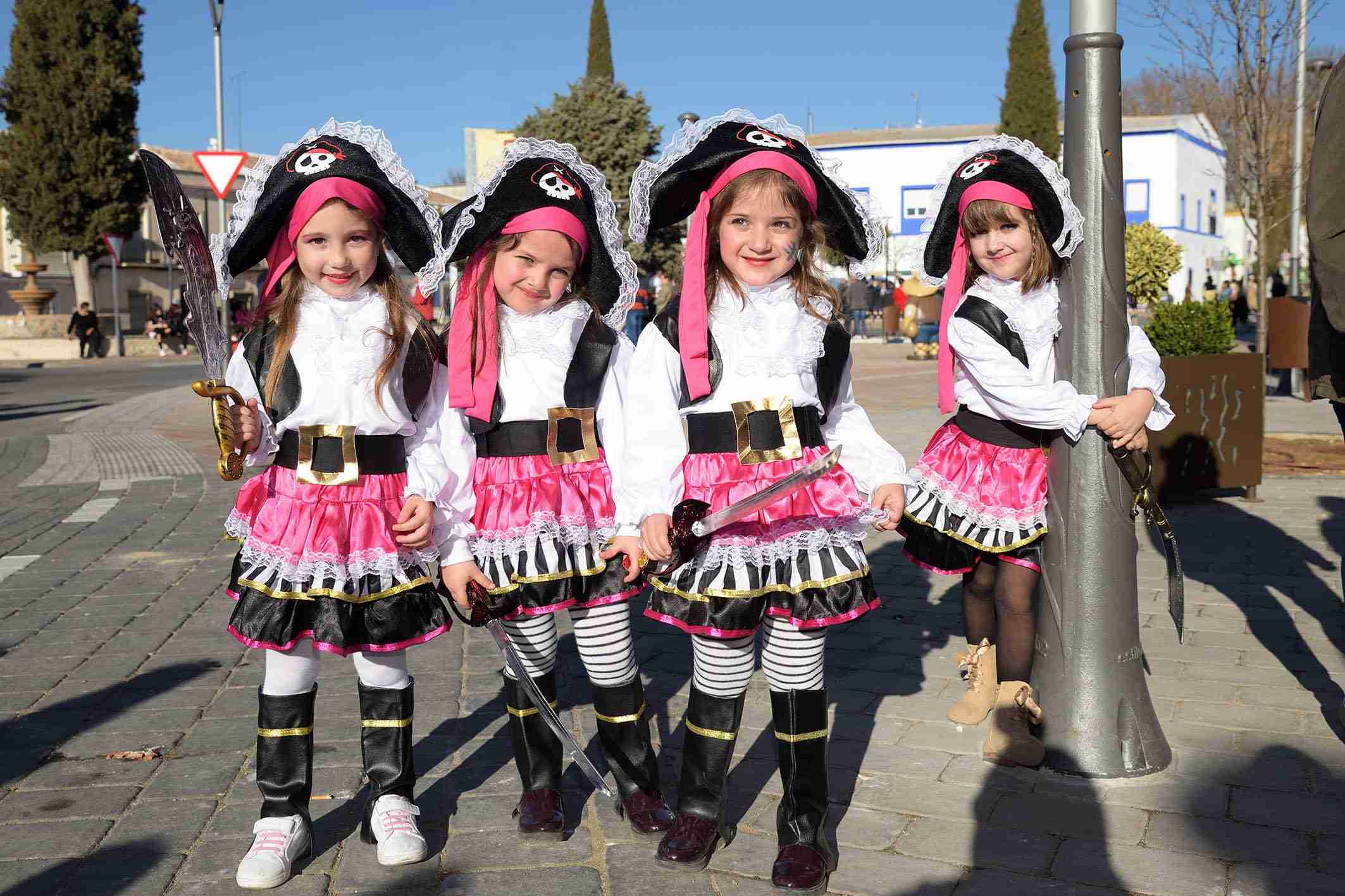 Cientos de niños participaron en el Desfile de Comparsas Infantiles de Argamasilla de Alba 2