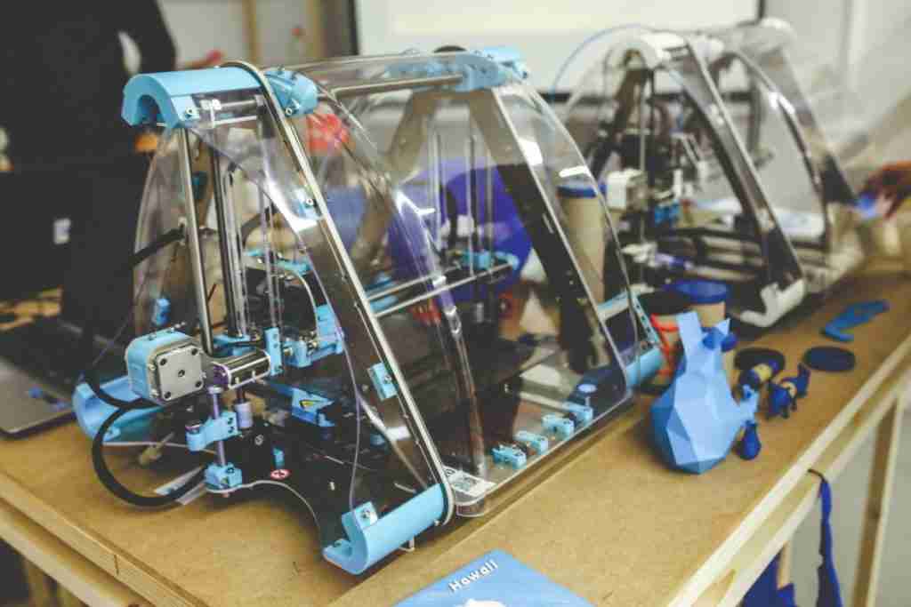 centros educativos con impresoras 3D deben colaborar voluntariamente elaborar material proteccion
