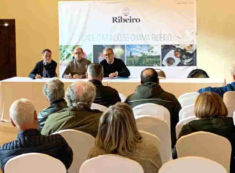 conferencia debate organizo en Ourense la D O Ribeiro