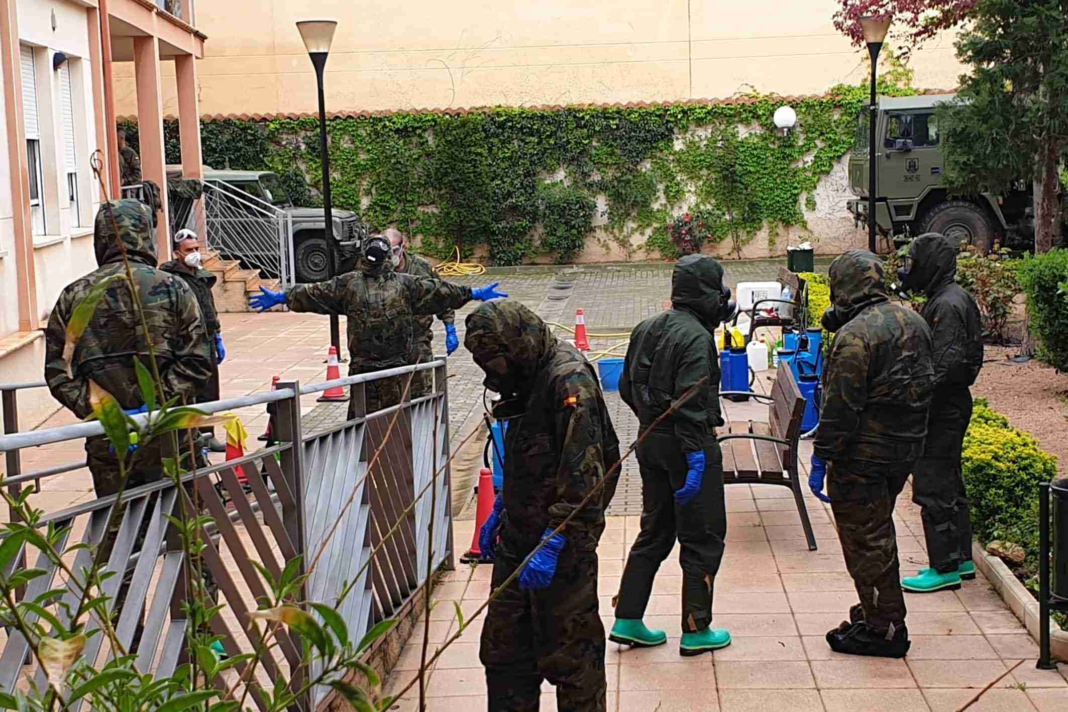 El Ejército realiza tareas de desinfección el a Residencia de Mayores “Virgen de Peñarroya” 2
