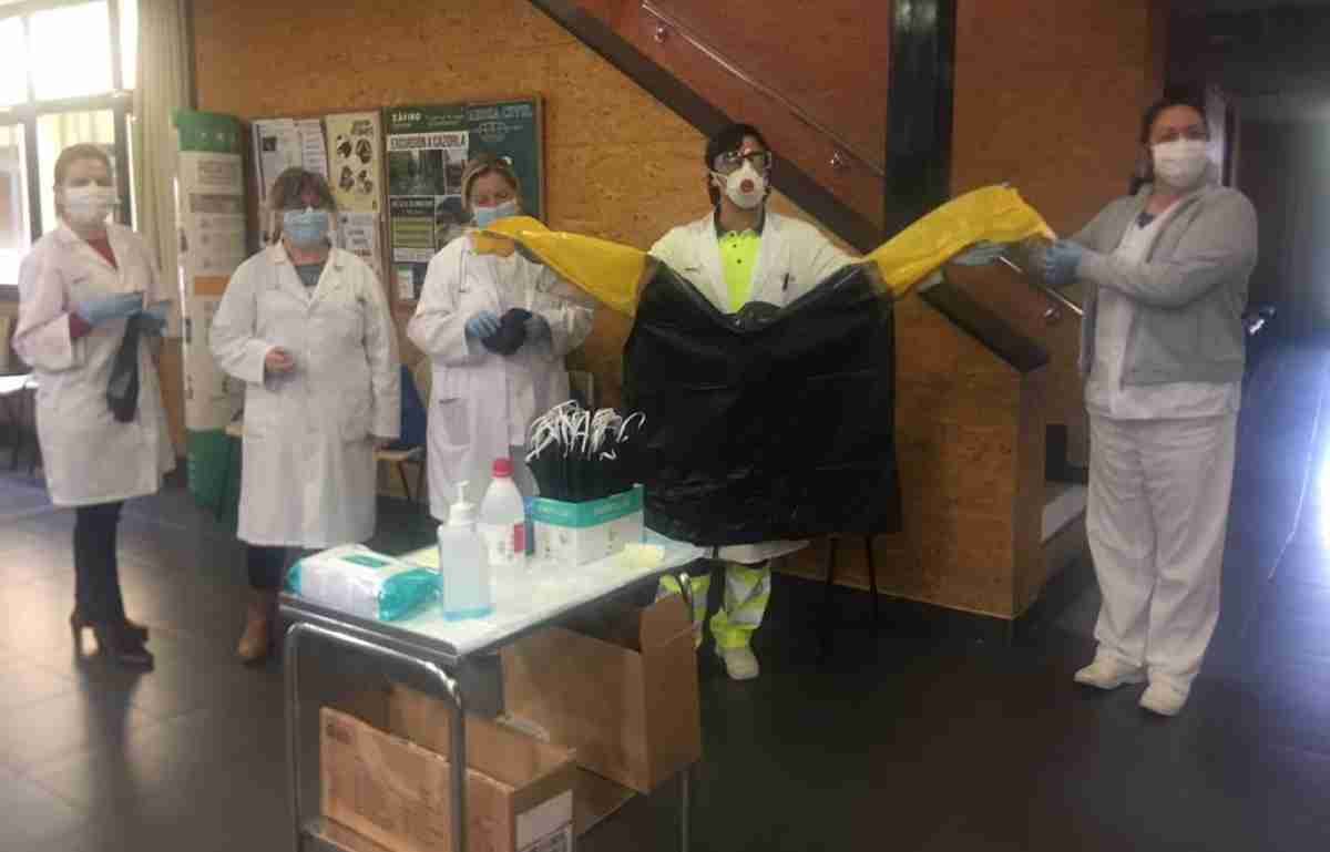 Mascarillas y otro material reparte  a los servicios esenciales Ayuntamiento de Villarrubia 
