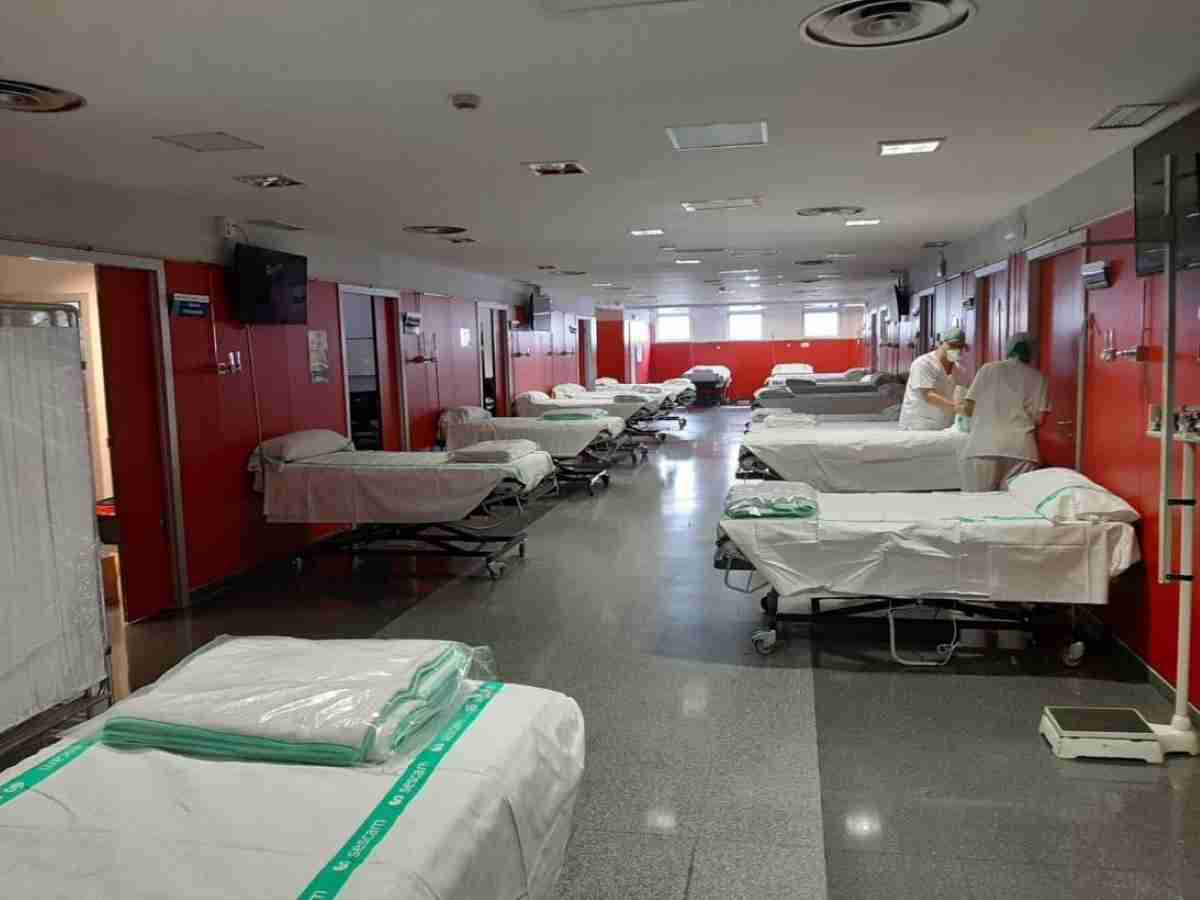 nstalan mas camas en el hospital de valdepenas