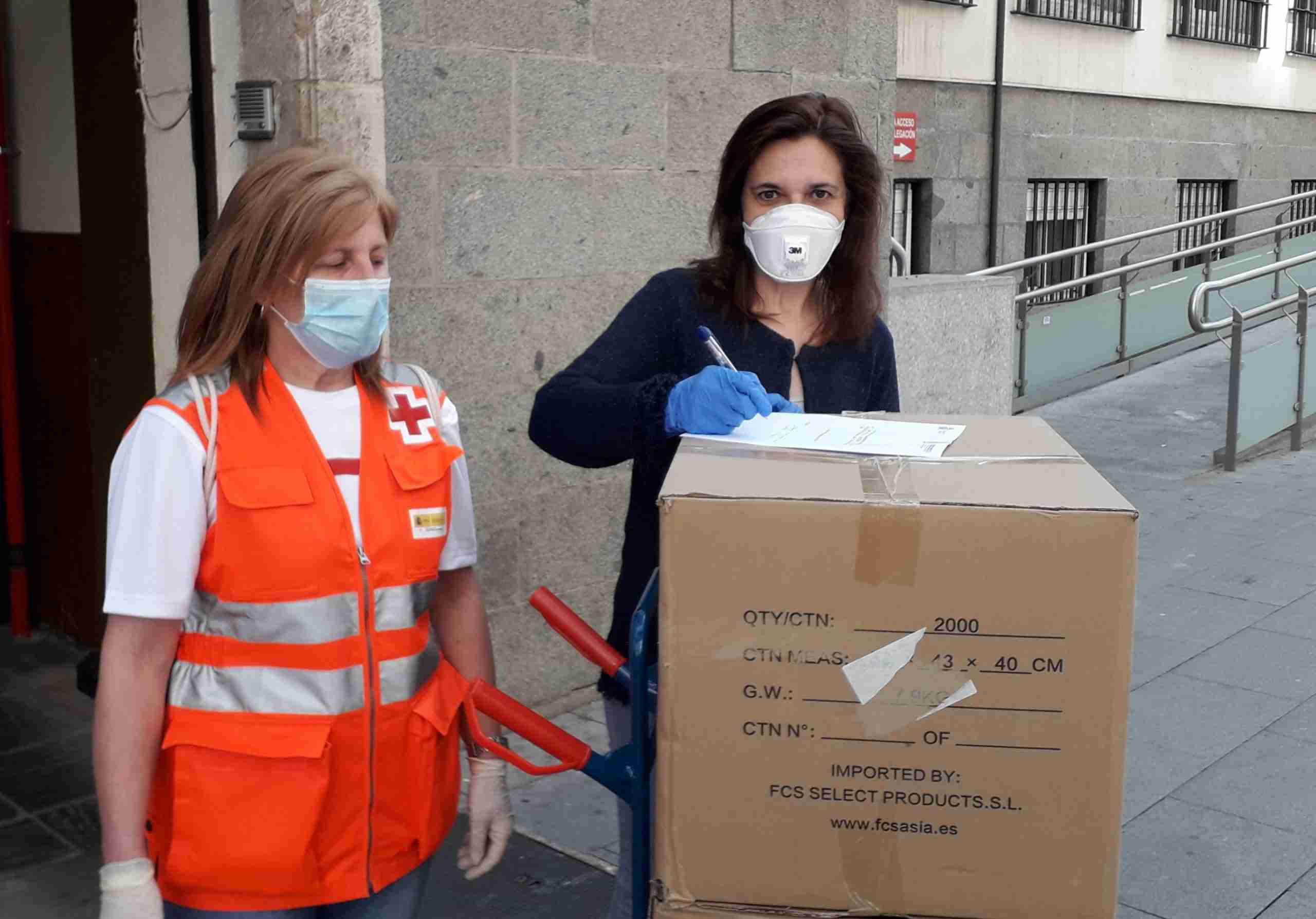 La Subdelegación de Gobierno de Ciudad Real entrega 18.000 mascarillas a Cruz Roja, Cáritas y el Cermi 2