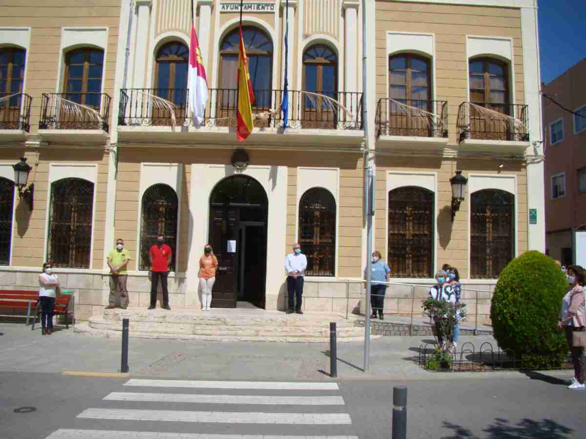 Quintanar guardó un minuto de silencio por las víctimas del COVID-19 2