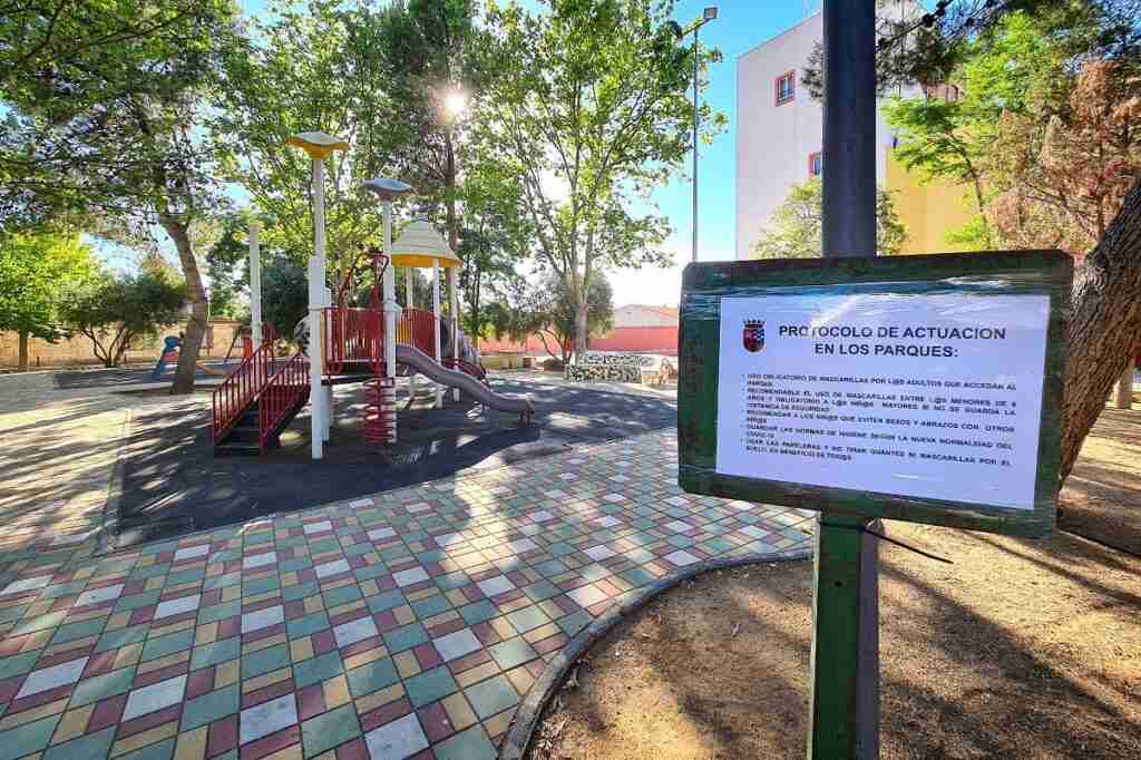 Reapertura de las zonas de juego infantil en los parques de Argamasilla de Alba 4