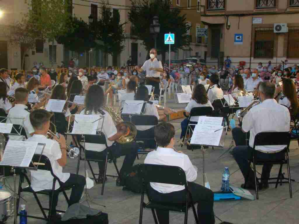 La Banda Sinfónica Municipal de Quintanar de la Orden ofrece un gran concierto con todas las medidas de seguridad 6