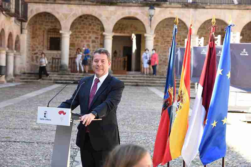 El presidente regional anuncia un “macro” proyecto para iluminación en la Plaza Mayor de Sigüenza 1