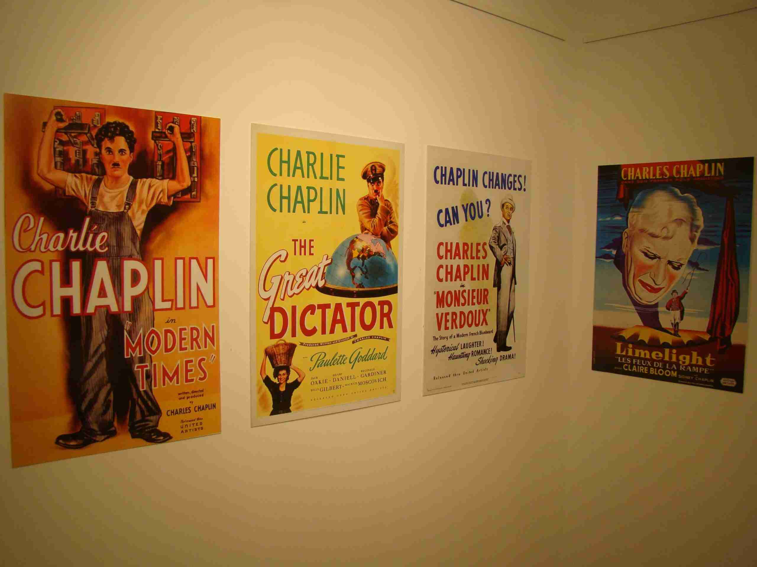 Quintanar de la Orden inaugura una exposición sobre Charles Chaplin 3