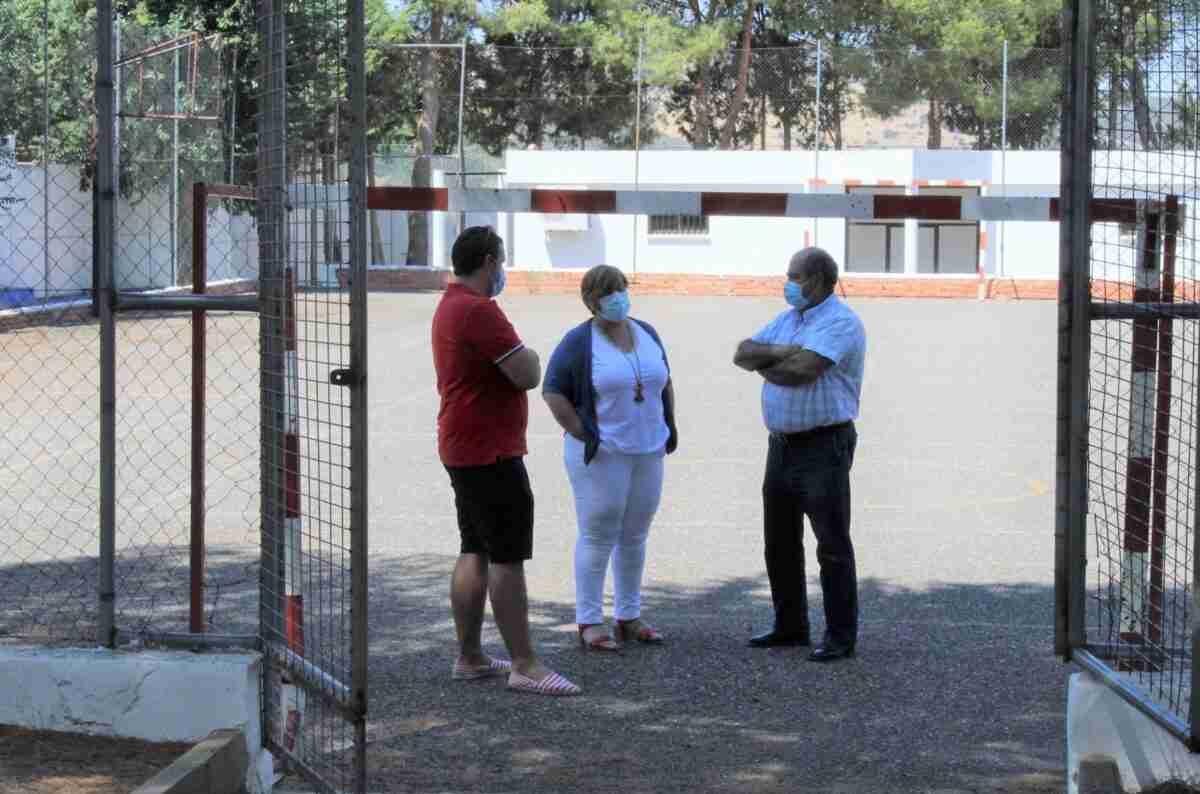 La pista deportiva del colegio “José María del Moral” en Ballesteros de Calatrava y una reforma por 21.000 euros 1