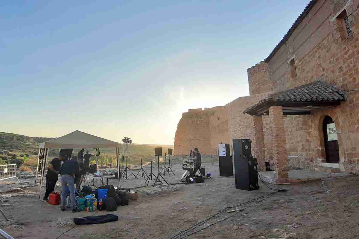 Música electrónica y de vanguardia con Zulo Room en el Castillo de Peñarroya 2