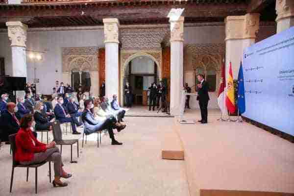 La alcaldesa respalda la inversión para la producción en serie de hidrógeno en un acto junto al presidente del Gobierno de España 2