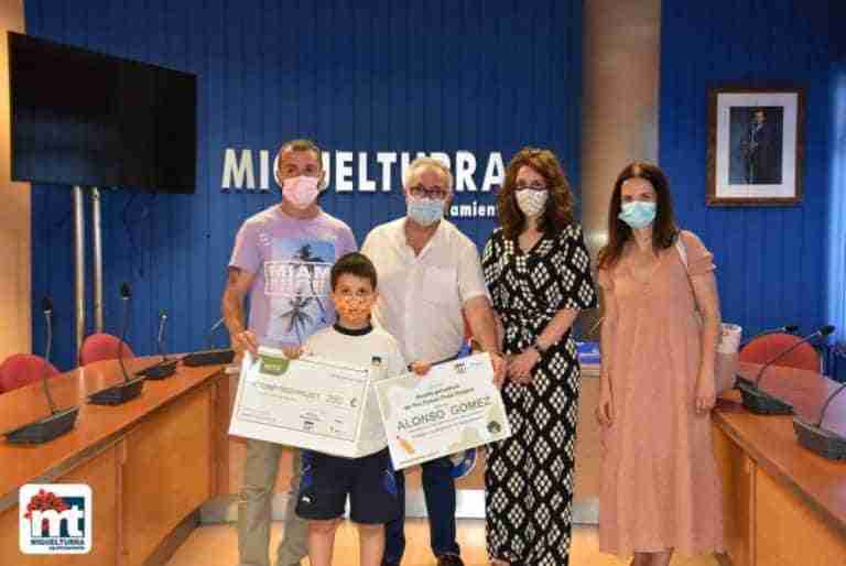 alonso gomez gana concurso meriendas saludables en miguelturra