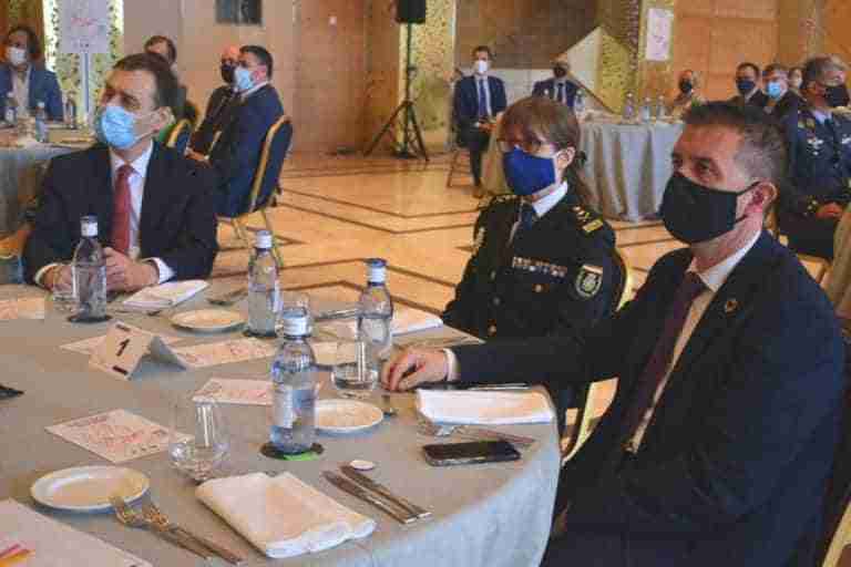 presidente diputacion albacete en premios certamen literario relato corto policia nacional