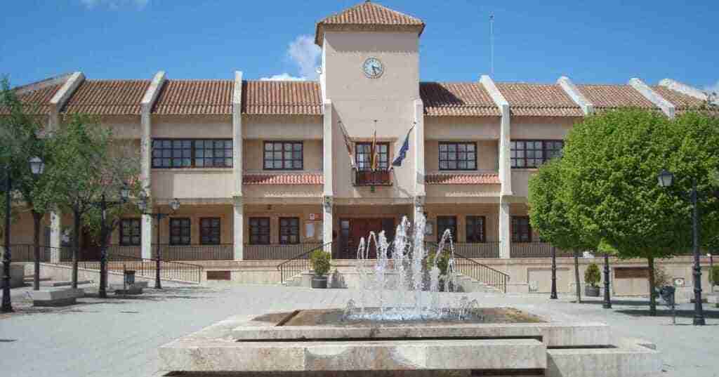 El Ayuntamiento de Santa Cruz de Mudela y una amplia programación cultural para el festejo de su feria 3