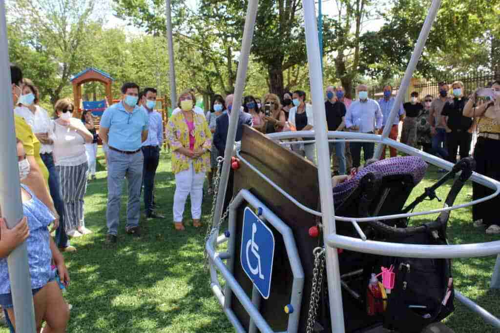 El Gobierno regional subvenciona un parque infantil adaptado en Bolaños de Calatrava 1