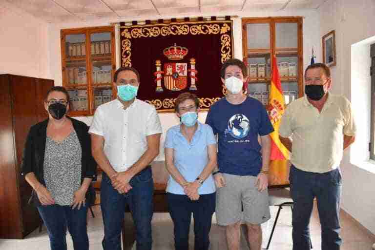 martinez chana visita casas de guijaros