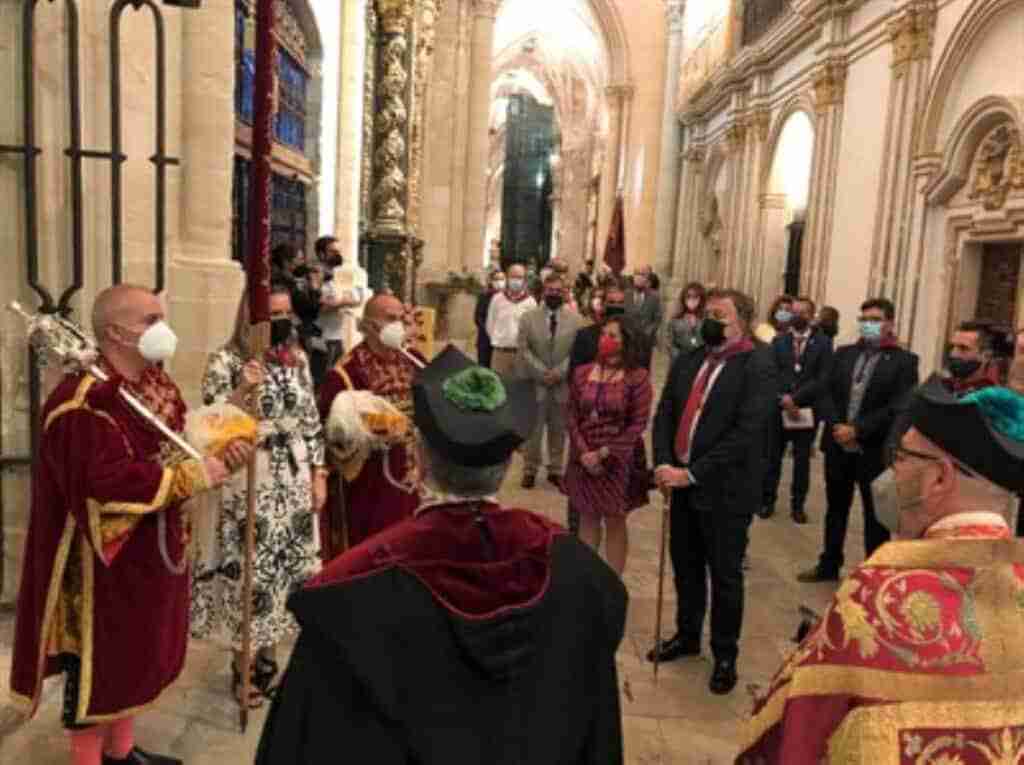 entrega simbolica pendon alfonso viii catedral de cuenca