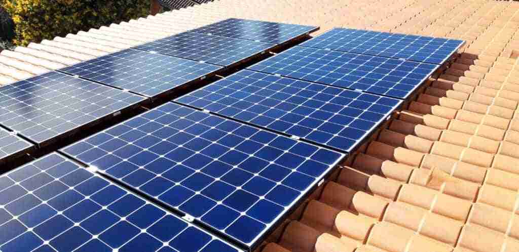 84% de los hogares en Castilla-La Mancha podrían instalar paneles solares para cubrir el 100% de la demanda eléctrica 1