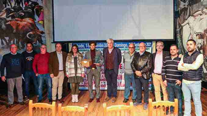 José Garrido, el joven diestro pacense, abrió la XXX Semana Cultural del Club Taurino ‘Almodóvar’ 1
