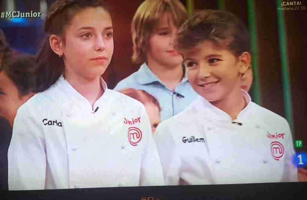 Carrizosa felicitó a Carla González Pozo, duelista final de MasterChef junio 9, que obtuvo el 2do puesto con una gran actuación 7