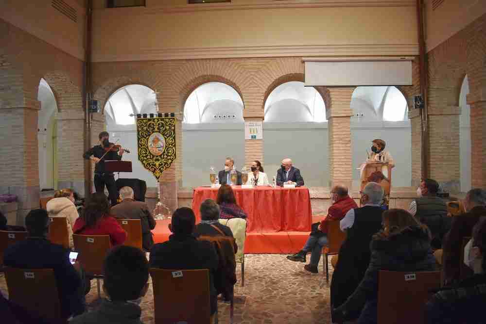 La Hermandad de San Isidro Labrador presenta su nuevo estandarte conmemorativo del IV Centenario de la Canonización de su titular que ha contado con la colaboración del Ayuntamiento de Ciudad Real 2