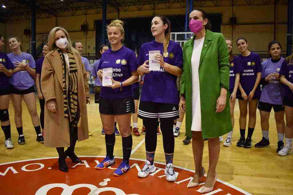 El Basket Cervantes y el BM Caserío reivindican la igualdad con un partido mixto de baloncesto y balonmano 2