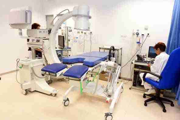 El Gobierno de Castilla-La Mancha licita la adquisición de 37 arcos quirúrgicos para los hospitales de la región 2