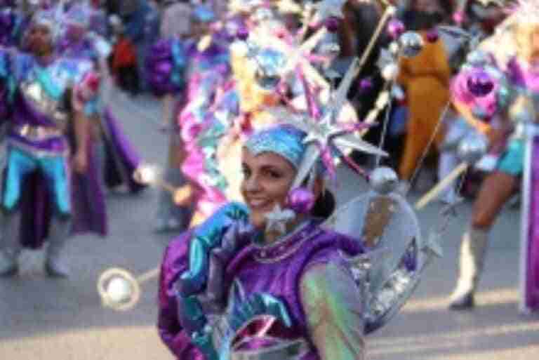 concurso regional desfile carrozas y comparsas manzanares