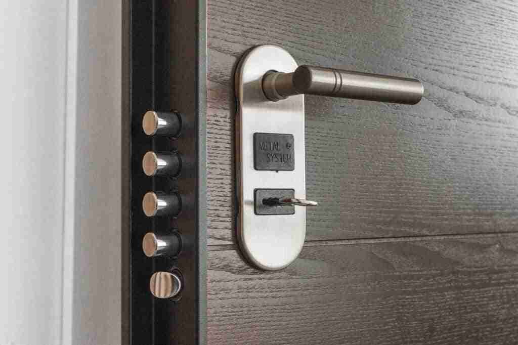 Mejores cerraduras invisibles para una mejor seguridad de tu hogar 8