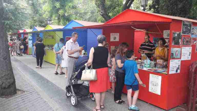 escolares disenaran cartel feria libro 2022