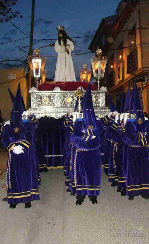 La Procesión de la Campaná despierta en la madrugada al pueblo de Quintanar 4