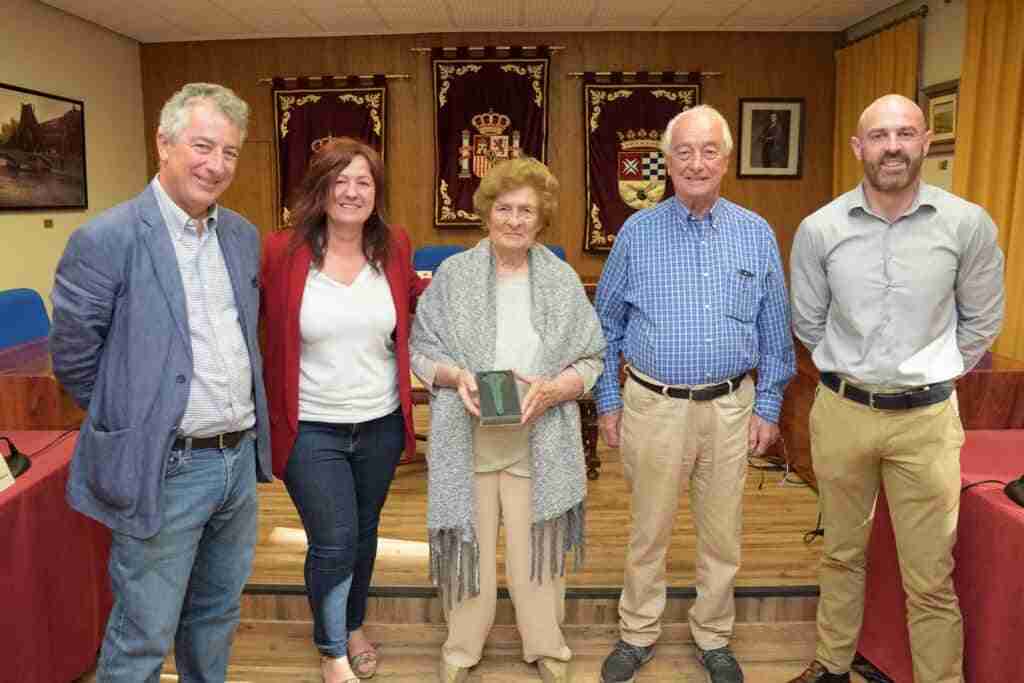 Argamasilla De Alba agradece a la familia Montalvo Wilmot su colaboración en las excavaciones de la Motilla del Retamar 3