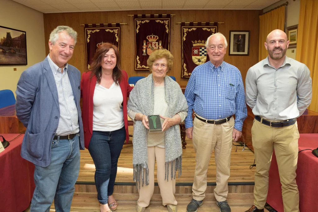 Argamasilla De Alba agradece a la familia Montalvo Wilmot su colaboración en las excavaciones de la Motilla del Retamar 10