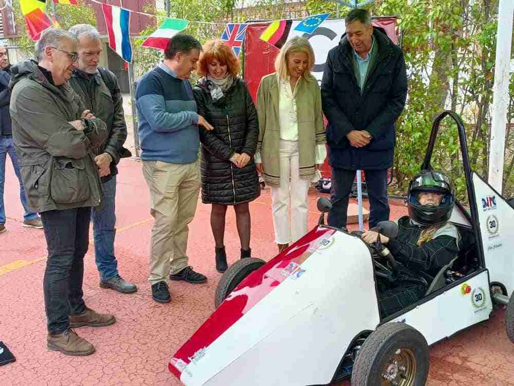 Ciudad Real asiste a la presentación de su primer coche eléctrico realizado por alumnos del IES Maestre de Calatrava 4