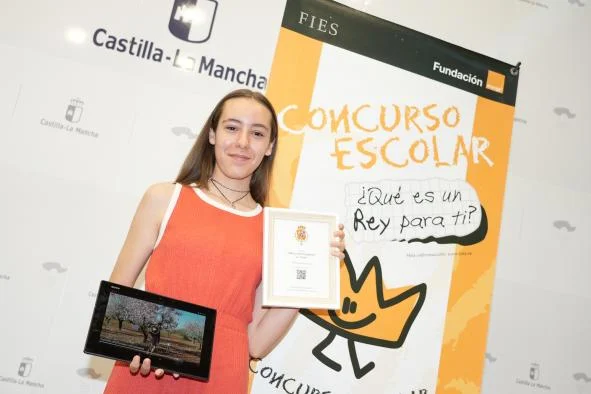El Gobierno regional felicita a la alumna de Casasimarro, Elsa López, ganadora en Castilla-La Mancha del concurso ‘¿Qué es un rey para ti?’ 3