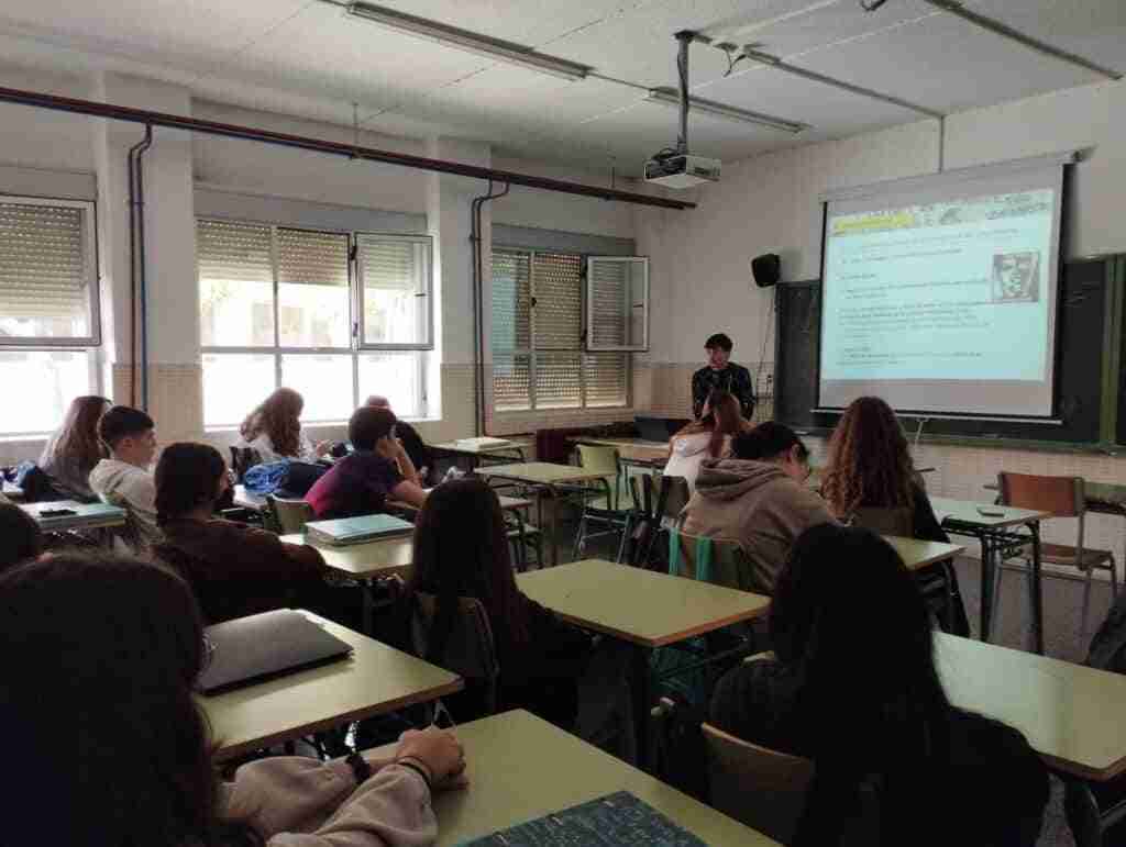 La Asociación Luz de la Mancha imparte unas charlas en los institutos de Quintanar de la Orden 6