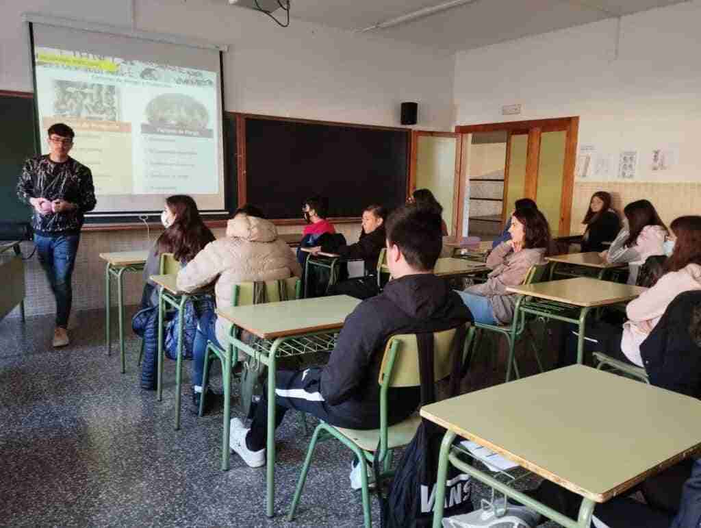 La Asociación Luz de la Mancha imparte unas charlas en los institutos de Quintanar de la Orden 4